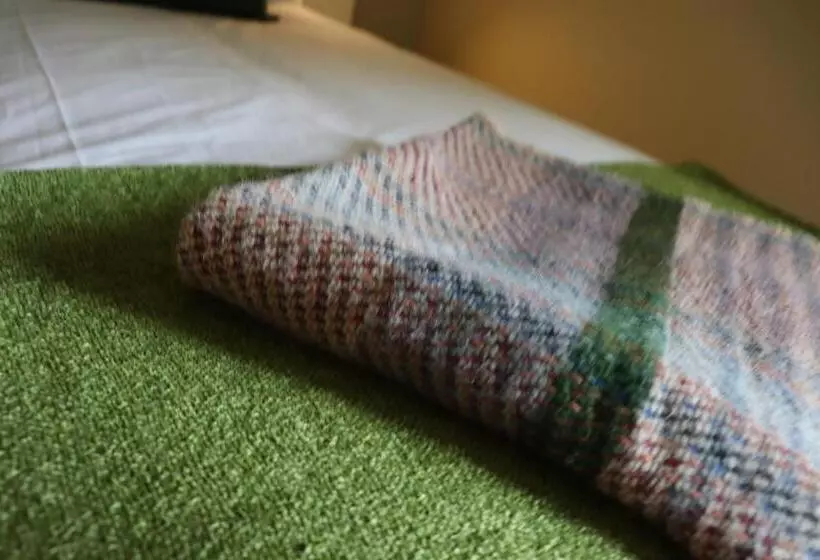 Aamiaismajoitus (B&B) South Downs Eco Lodge & Camping