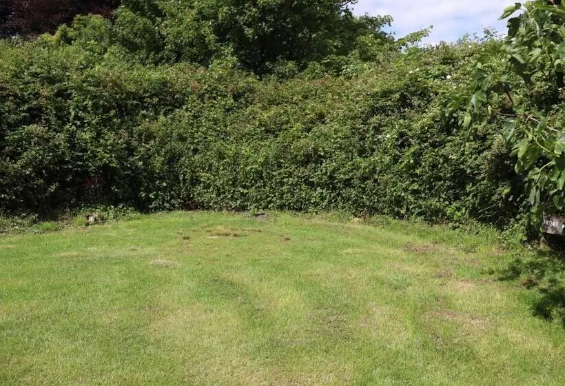 Aamiaismajoitus (B&B) South Downs Eco Lodge & Camping