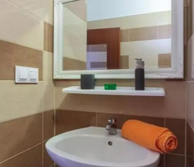 Hotelli Excellent Double Bed Room With Balcony And Sea View