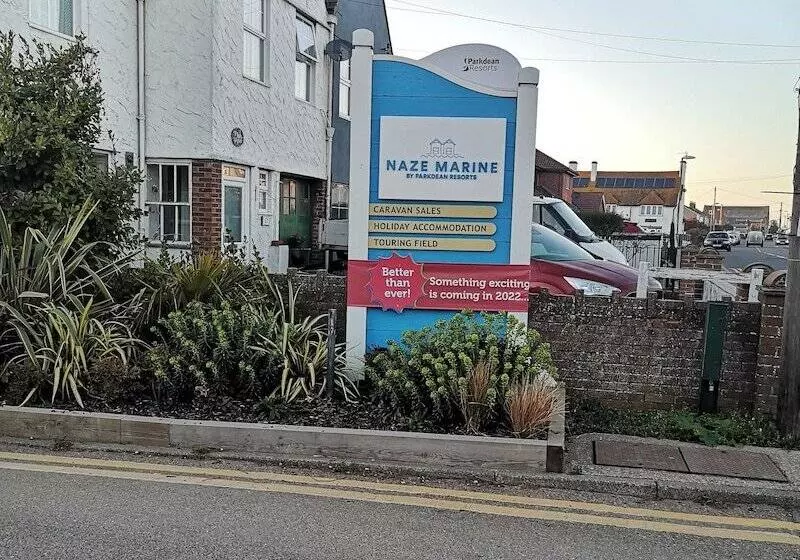 Lovely 2 Bed Caravan In Walton On The Naze