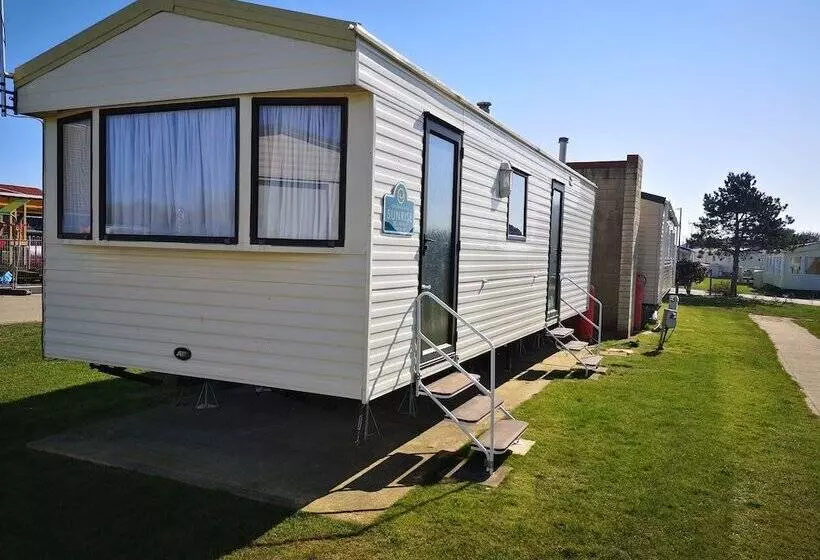Lovely 2 Bed Caravan In Walton On The Naze
