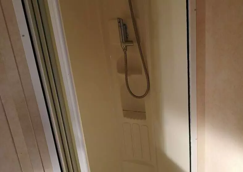 Lovely 2 Bed Caravan In Walton On The Naze