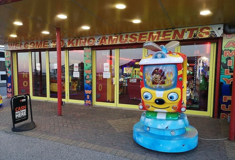 Lovely 2 Bed Caravan In Walton On The Naze