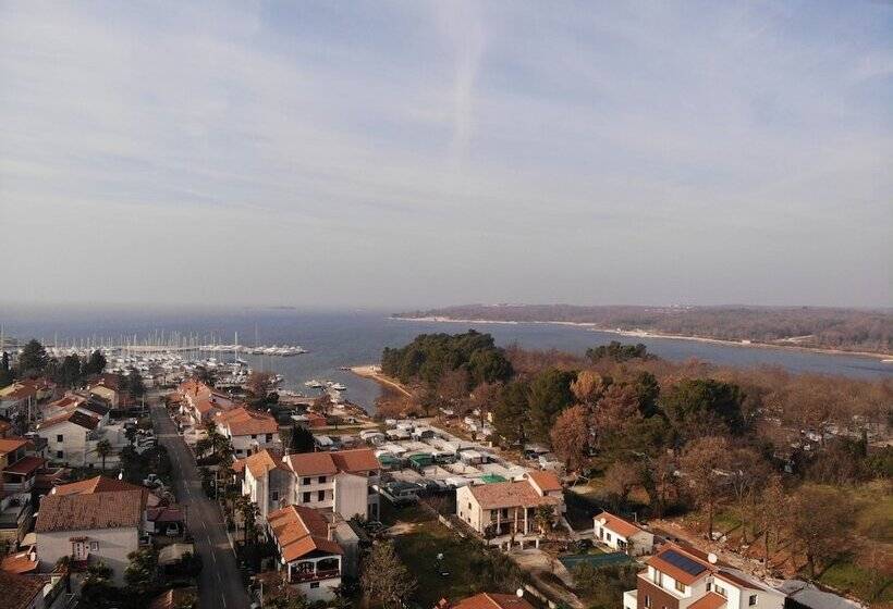 بنسيون House Uli Near The Funtana Beach