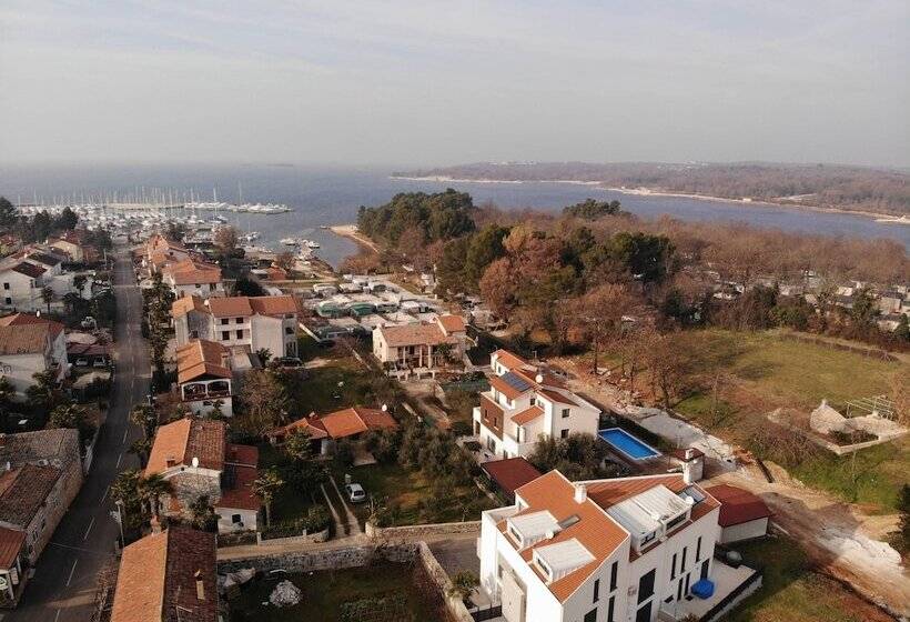 بنسيون House Uli Near The Funtana Beach