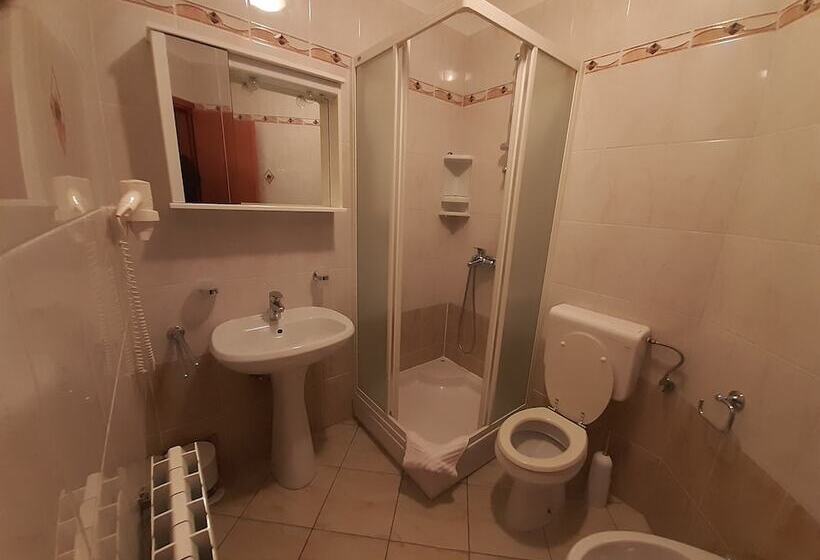 بنسيون House Uli Near The Funtana Beach