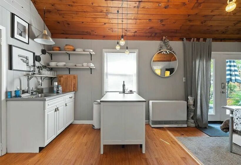 Romantic Bungalow Amongst The Pines