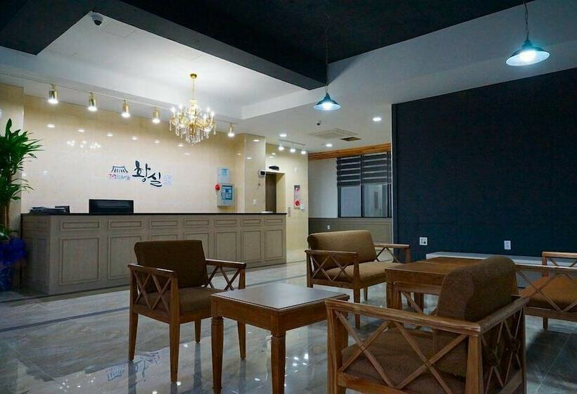 בית מלון כפרי Hwangsil Tourist