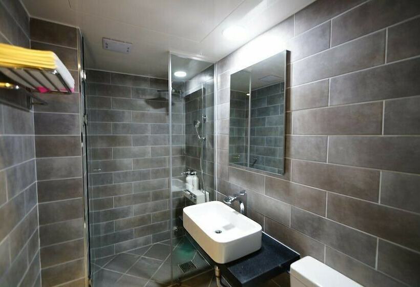 בית מלון כפרי Hwangsil Tourist