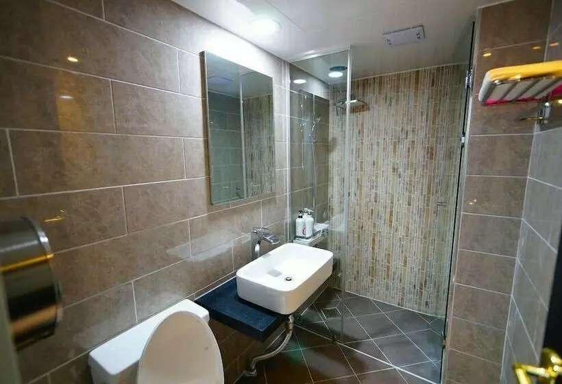 ホテル Hwangsil Tourist