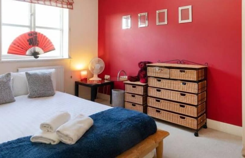 펜션 Captivating & Comfy 3 Bed Home 2parking