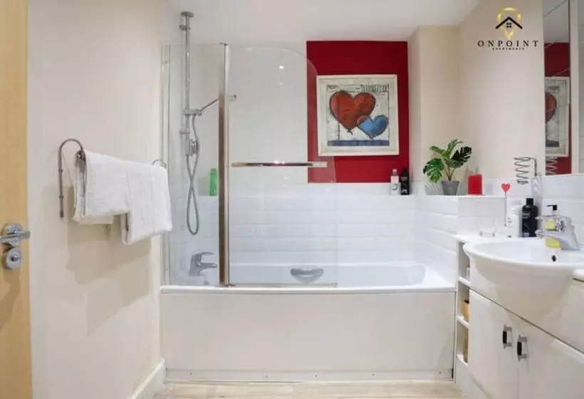 ペンション Captivating & Comfy 3 Bed Home 2parking