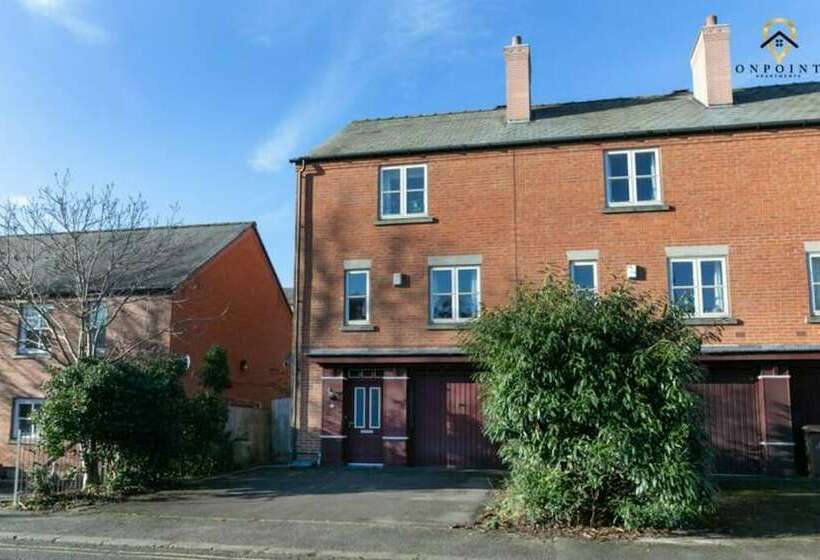 펜션 Captivating & Comfy 3 Bed Home 2parking