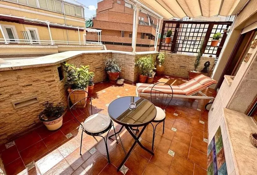 ユースホステル Far Home Gran Vía