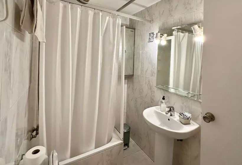 ユースホステル Far Home Gran Vía