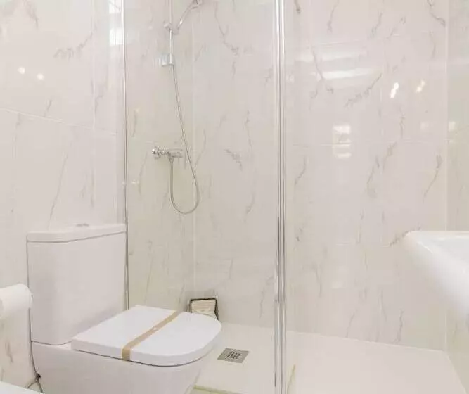 ユースホステル Far Home Gran Vía