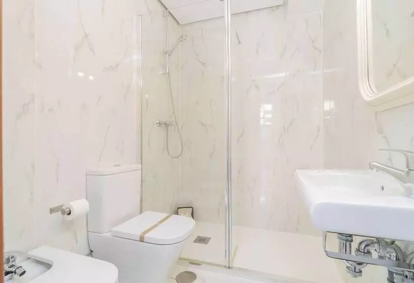 ユースホステル Far Home Gran Vía