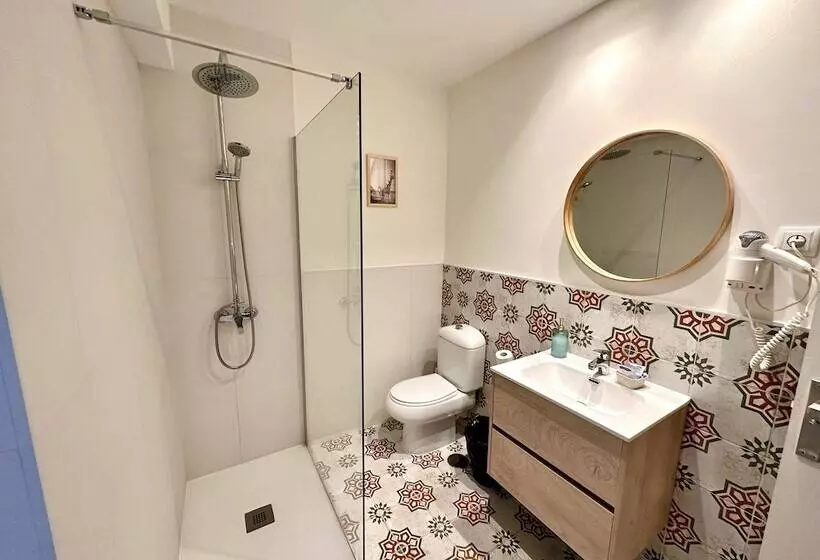 ユースホステル Far Home Gran Vía