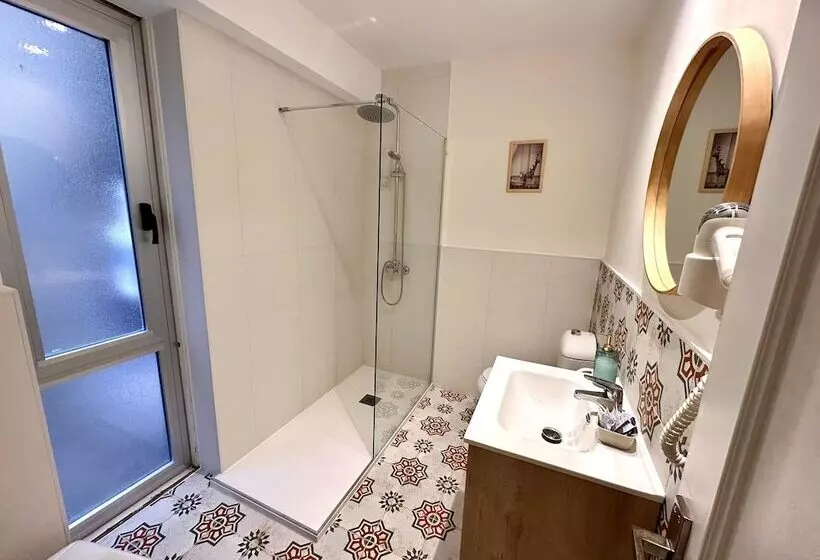 ユースホステル Far Home Gran Vía