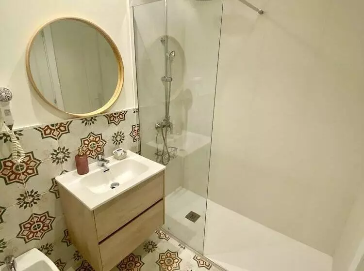 ユースホステル Far Home Gran Vía