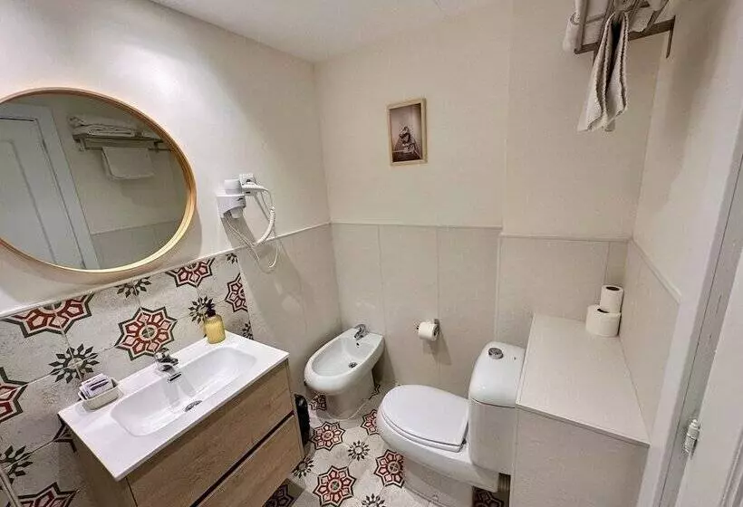 ユースホステル Far Home Gran Vía