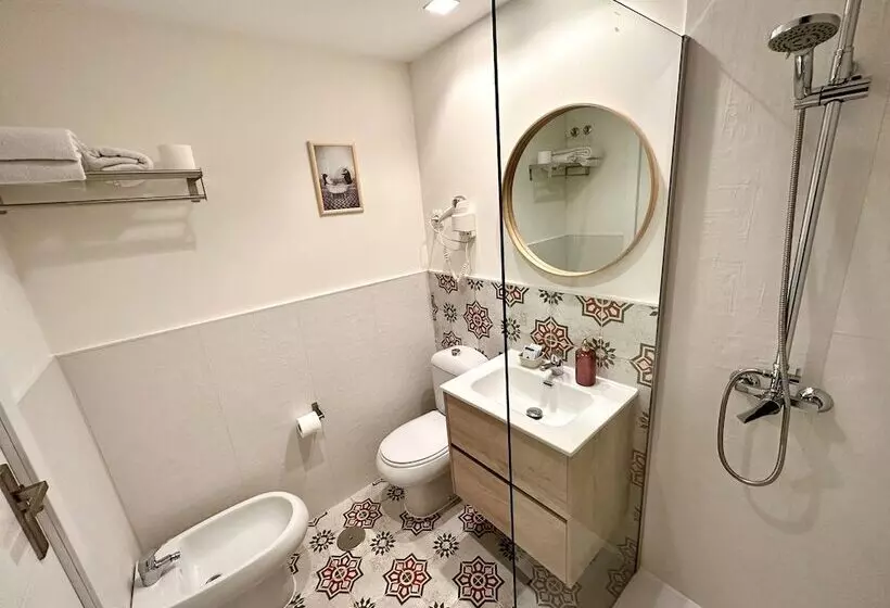 ユースホステル Far Home Gran Vía