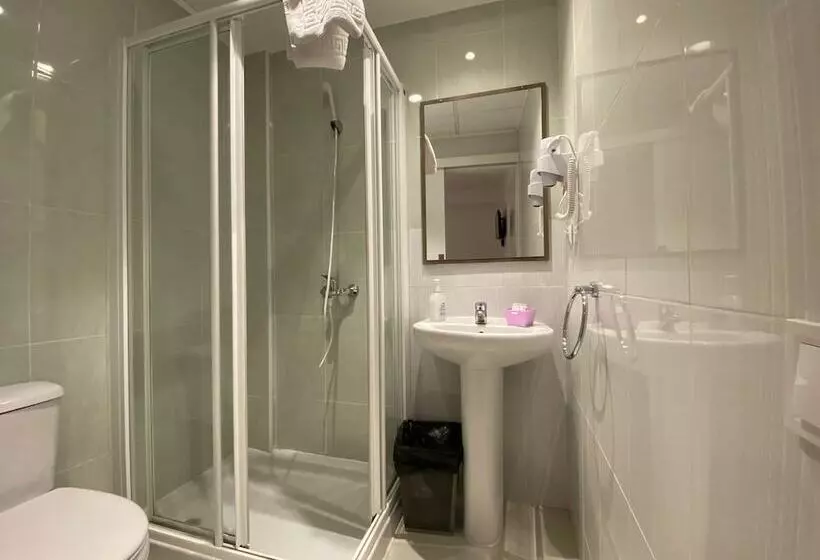 ユースホステル Far Home Gran Vía