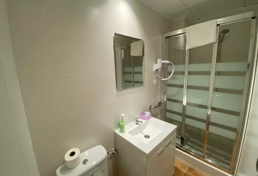 ユースホステル Far Home Gran Vía