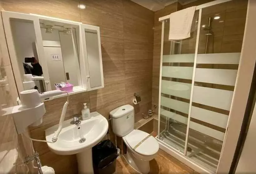 ユースホステル Far Home Gran Vía