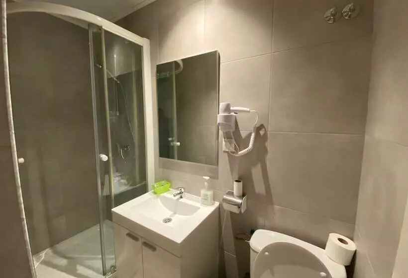 ユースホステル Far Home Gran Vía