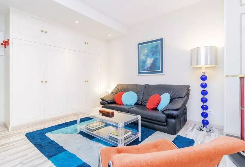 ユースホステル Far Home Gran Vía