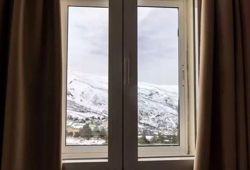 Albergue Inturjoven Sierra Nevada Hostel