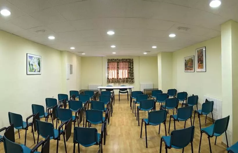 Albergue Inturjoven Sierra Nevada Hostel