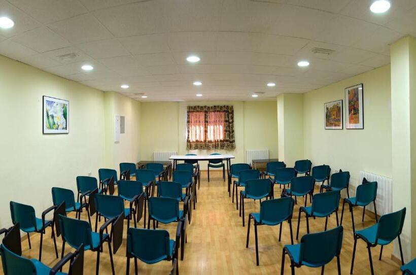 Albergue Inturjoven Sierra Nevada Hostel