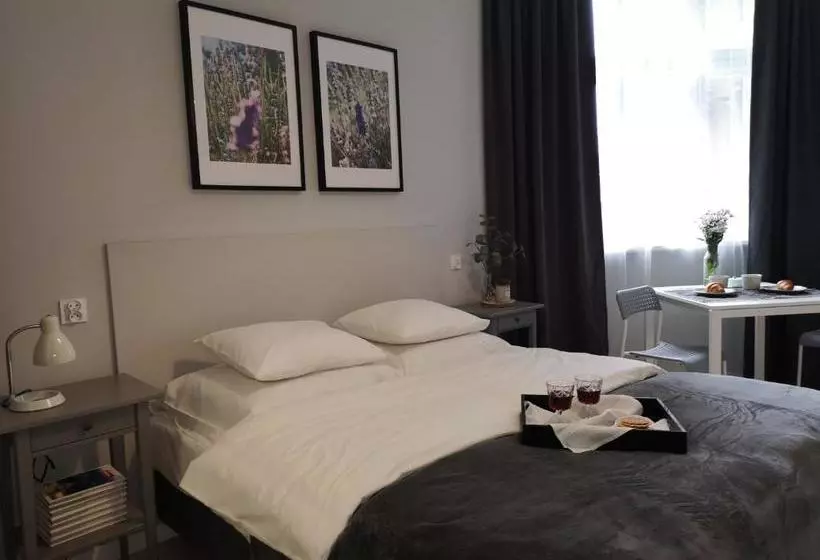 Glam House Apartments