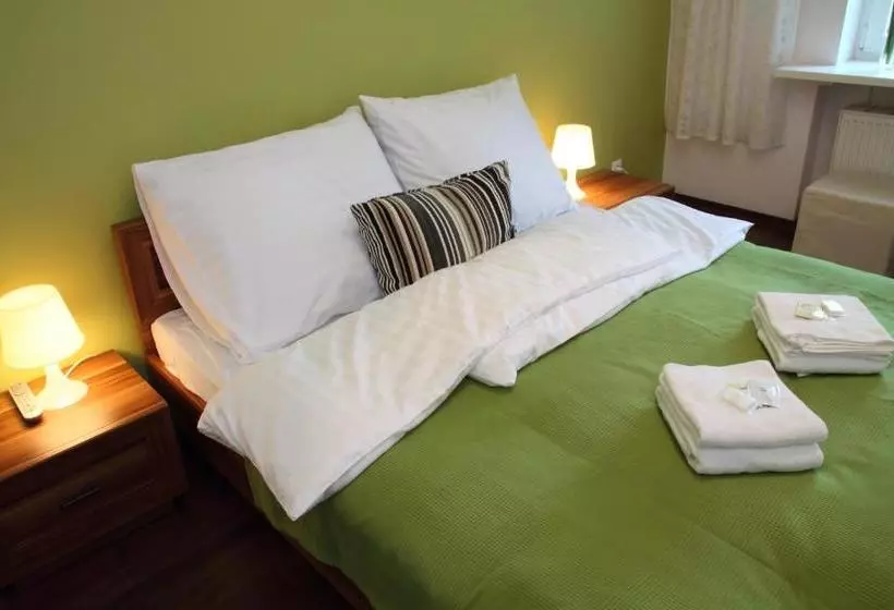 Glam House Apartments