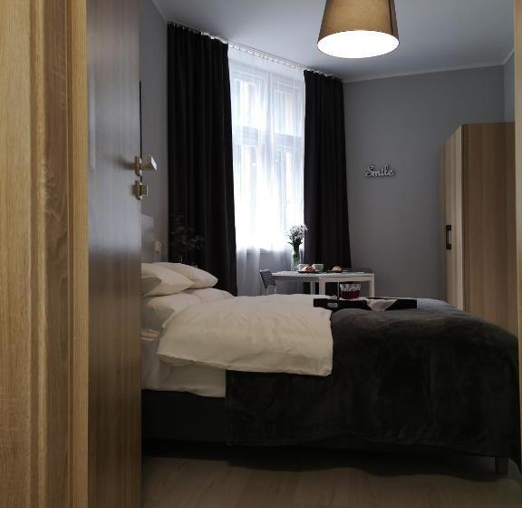 Glam House Apartments