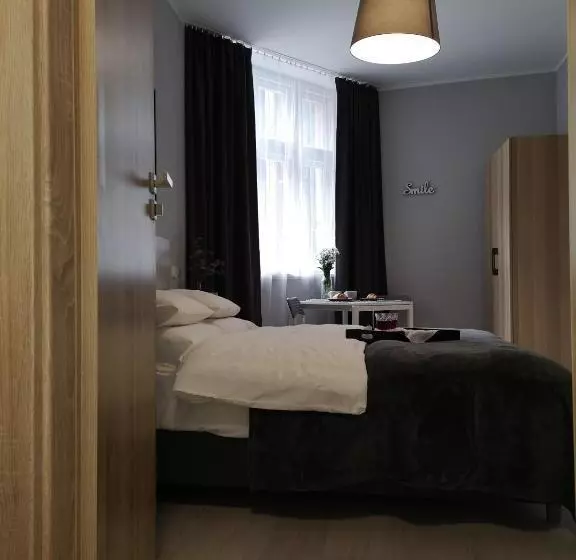 Glam House Apartments