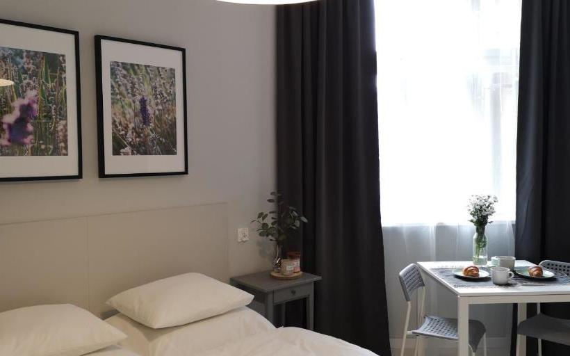 Glam House Apartments