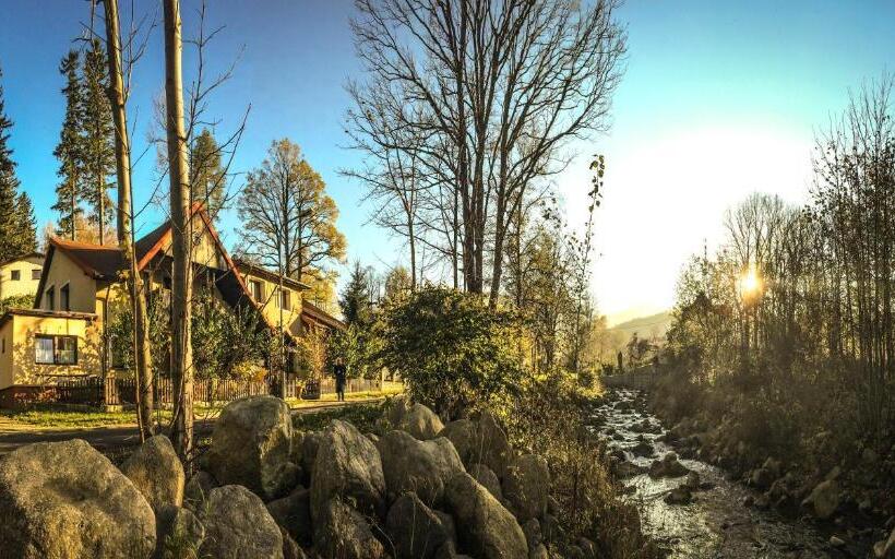 酒店 Gościniec Nad Potokiem