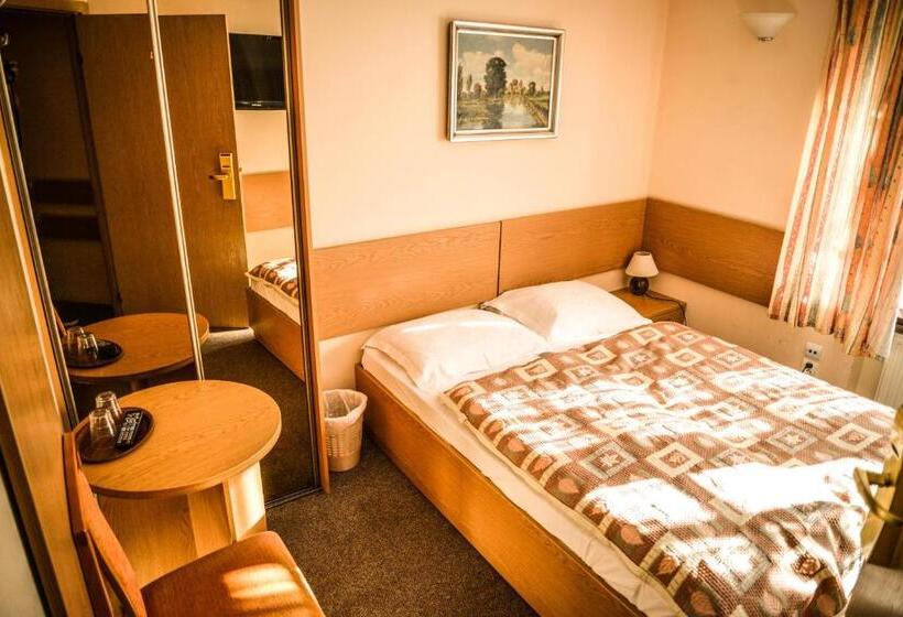 酒店 Gościniec Nad Potokiem