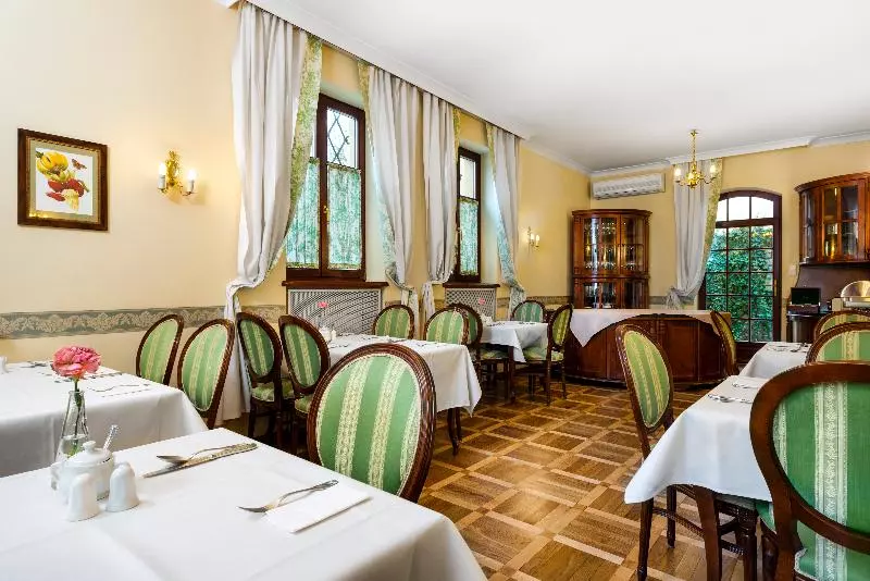 Отель Maltański