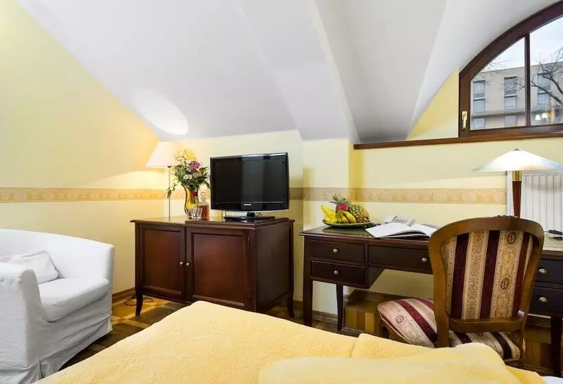 Отель Maltański