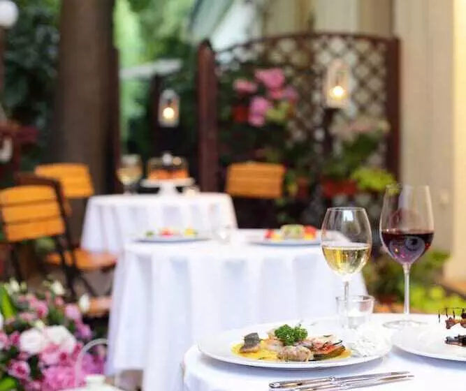 Отель Maltański