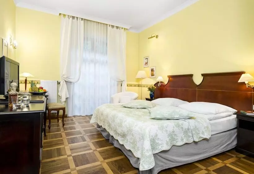 Отель Maltański