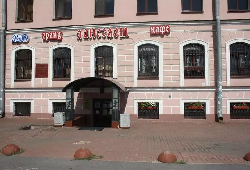 Lanselot Hotel   Hostel