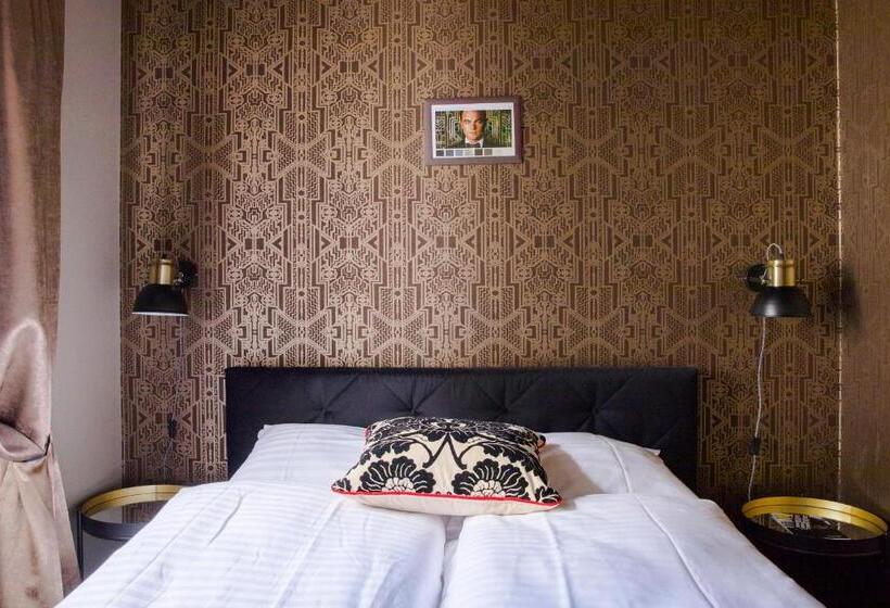 The Henry Self Check In Guesthouse