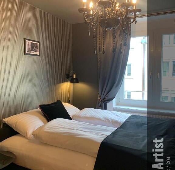 The Henry Self Check In Guesthouse