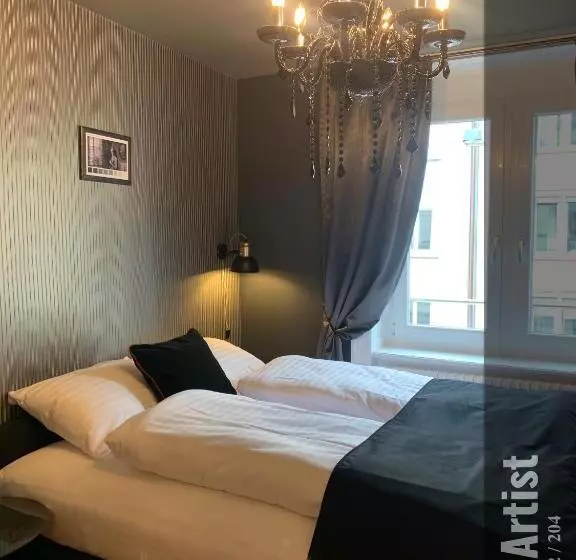 The Henry Self Check In Guesthouse