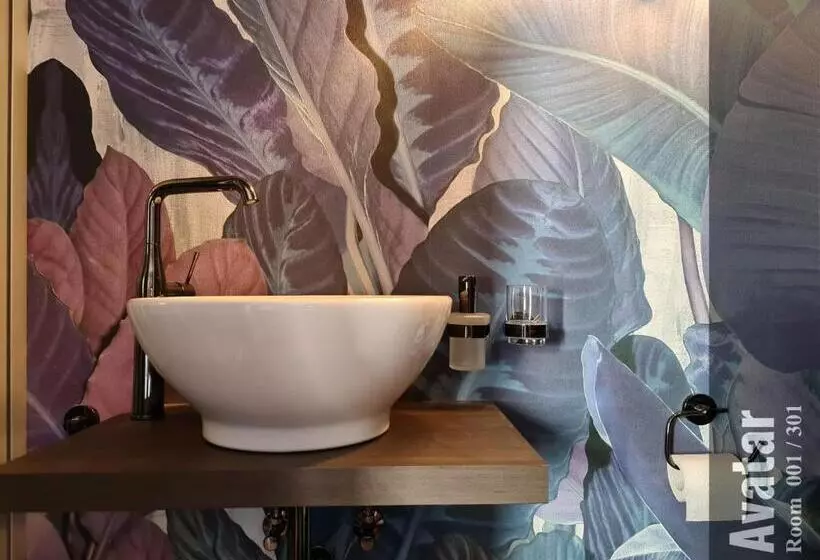 The Henry Self Check In Guesthouse